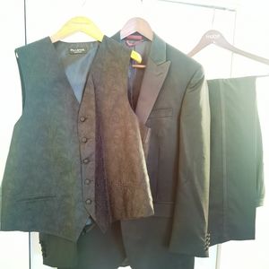 Alfani tuxedo black jacket 40L pants 32Wx34L vest jos a bank M paisley print